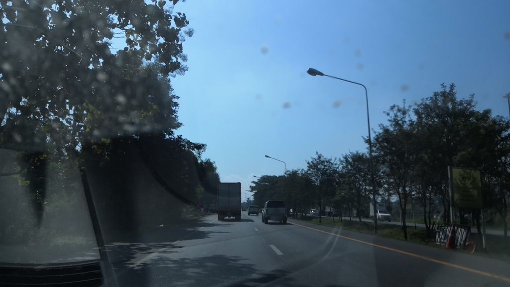 ภาพถนนตรงที่ ป่าสุสาน ตั้งอยู่ ถ่ายโดย charlesano พ.ศ. 2561 (2018) · A street-level view of where ป่าสุสาน · Pa Susan stands, by charlesano in 2561 (2018)