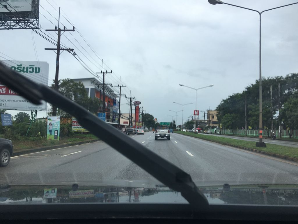 ภาพถนนตรงที่ Honda ตั้งอยู่ ถ่ายโดย wapriz พ.ศ. 2561 (2018) · A street-level view of where Honda stands, by wapriz in 2561 (2018)