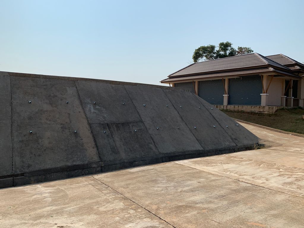 ภาพถนนตรงที่ Phaya Phipak Viewpoint Car Park ตั้งอยู่ ถ่ายโดย balthus_mc พ.ศ. 2563 (2020) · A street-level view of where Phaya Phipak Viewpoint Car Park stands, by balthus_mc in 2563 (2020)