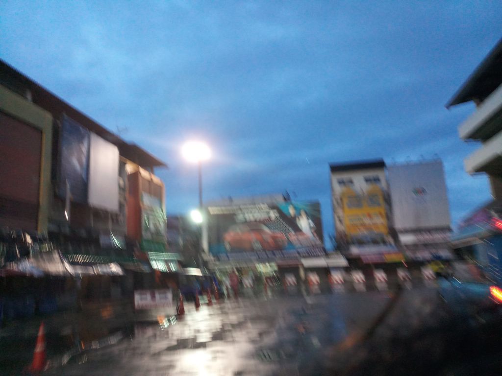 ภาพถนนตรงที่ Bus Station Car Parking ตั้งอยู่ ถ่ายโดย jang พ.ศ. 2561 (2018) · A street-level view of where Bus Station Car Parking stands, by jang in 2561 (2018)