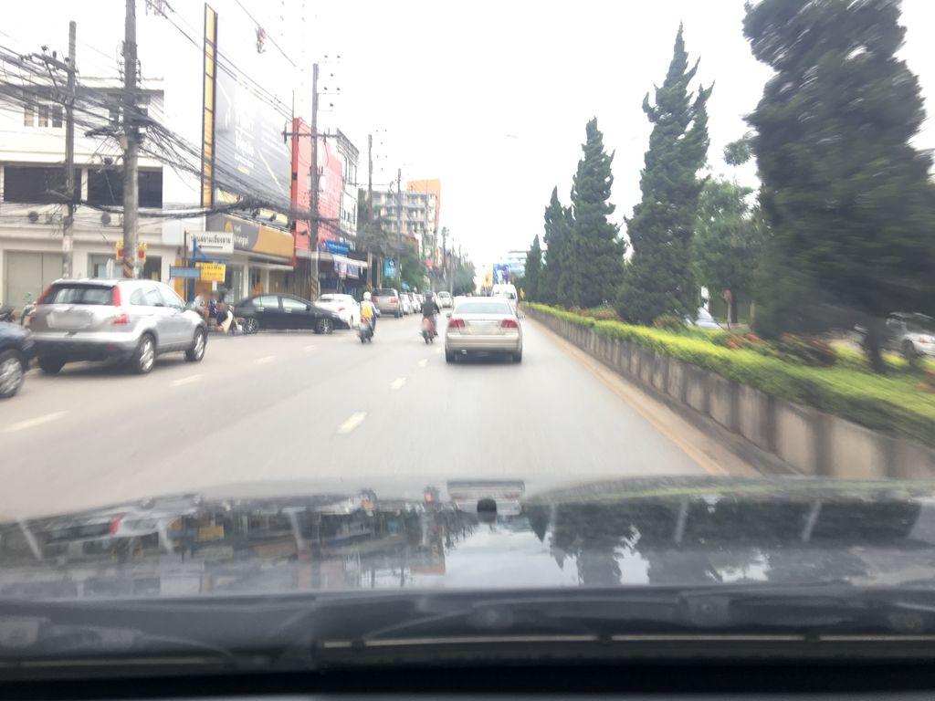 ภาพถนนตรงที่ Greenwing ตั้งอยู่ ถ่ายโดย wapriz พ.ศ. 2561 (2018) · A street-level view of where Greenwing stands, by wapriz in 2561 (2018)