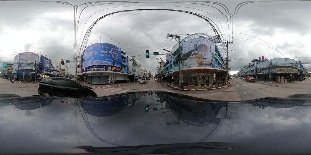 ภาพถนนตรงที่ จีรภัณฑ์ ตั้งอยู่ ถ่ายโดย SoT พ.ศ. 2568 (2025) · A street-level view of where Jirapan stands, by SoT in 2568 (2025)