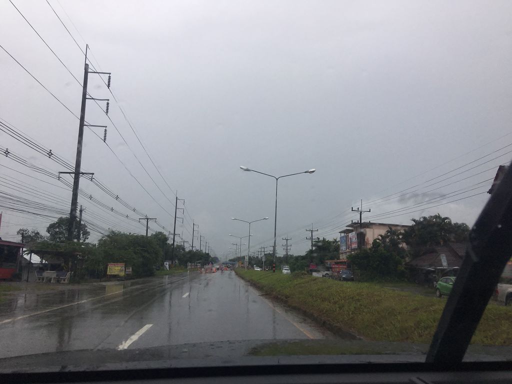 ภาพถนนตรงที่ บ้านถ้ำฟิชชิ่ง&เพ็ทช๊อป ตั้งอยู่ ถ่ายโดย wapriz พ.ศ. 2561 (2018) · A street-level view of where บ้านถ้ำฟิชชิ่ง&เพ็ทช๊อป · Ban Tham Fishing&Pet Shop stands, by wapriz in 2561 (2018)