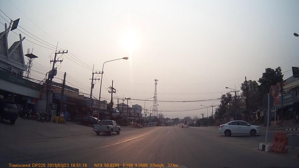 ภาพถนนตรงที่ ร้านส้มตำยายแดง ตั้งอยู่ ถ่ายโดย mapcreator พ.ศ. 2562 (2019) · A street-level view of where ร้านส้มตำยายแดง · Ran Som Tam Yai Daeng stands, by mapcreator in 2562 (2019)