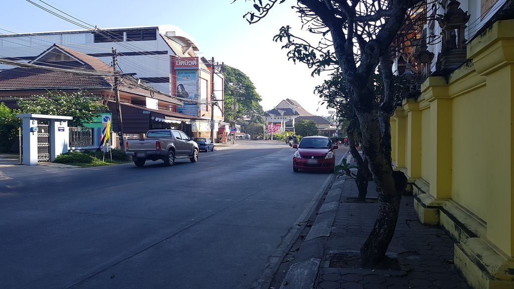 ภาพถนนตรงที่ น้ำเงี้ยวป้าแก้ว ตั้งอยู่ ถ่ายโดย igorzo พ.ศ. 2562 (2019) · A street-level view of where น้ำเงี้ยวป้าแก้ว · Nam Ngiao Pa Kaeo stands, by igorzo in 2562 (2019)