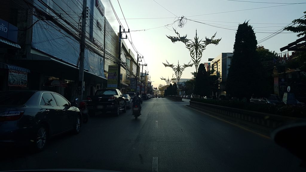 ภาพถนนตรงที่ ปังชา ตั้งอยู่ ถ่ายโดย igorzo พ.ศ. 2562 (2019) · A street-level view of where ปังชา · Pangcha stands, by igorzo in 2562 (2019)