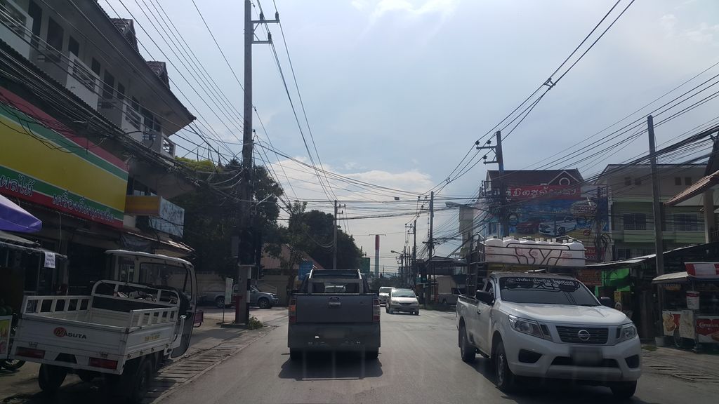 ภาพถนนตรงที่ JSO Optic ตั้งอยู่ ถ่ายโดย jrcarlsen พ.ศ. 2560 (2017) · A street-level view of where JSO Optic stands, by jrcarlsen in 2560 (2017)