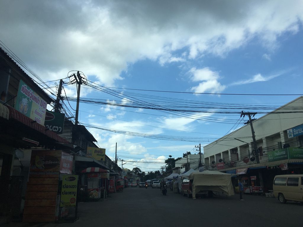 ภาพถนนตรงที่ Momayแฟชั่น ตั้งอยู่ ถ่ายโดย wapriz พ.ศ. 2561 (2018) · A street-level view of where Momayแฟชั่น stands, by wapriz in 2561 (2018)