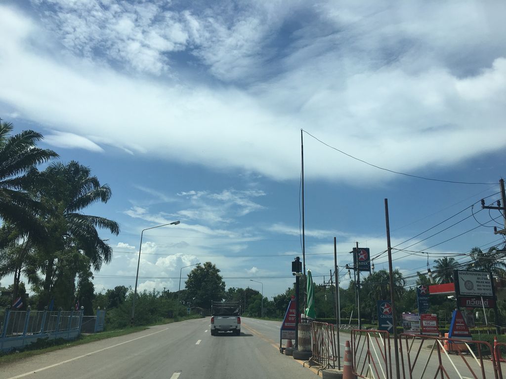 ภาพถนนตรงที่ ฟิตเนสป่าแดด ตั้งอยู่ ถ่ายโดย wapriz พ.ศ. 2561 (2018) · A street-level view of where ฟิตเนสป่าแดด · Fitness Pa Daet stands, by wapriz in 2561 (2018)