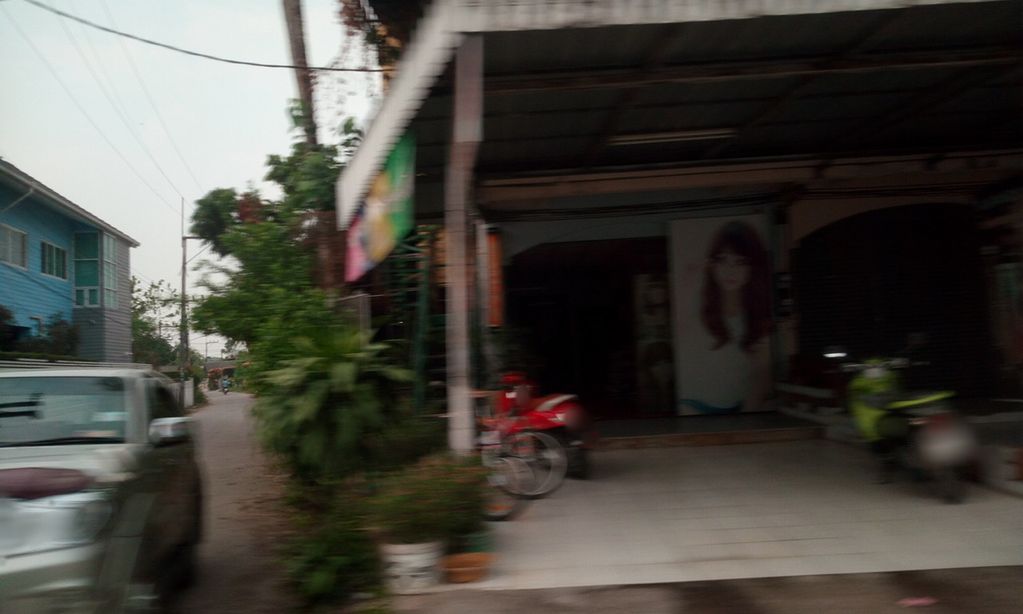 ภาพถนนตรงที่ สวนน้ำรีสอร์ท ตั้งอยู่ ถ่ายโดย ozflor พ.ศ. 2562 (2019) · A street-level view of where สวนน้ำรีสอร์ท · Nam Resort Garden stands, by ozflor in 2562 (2019)