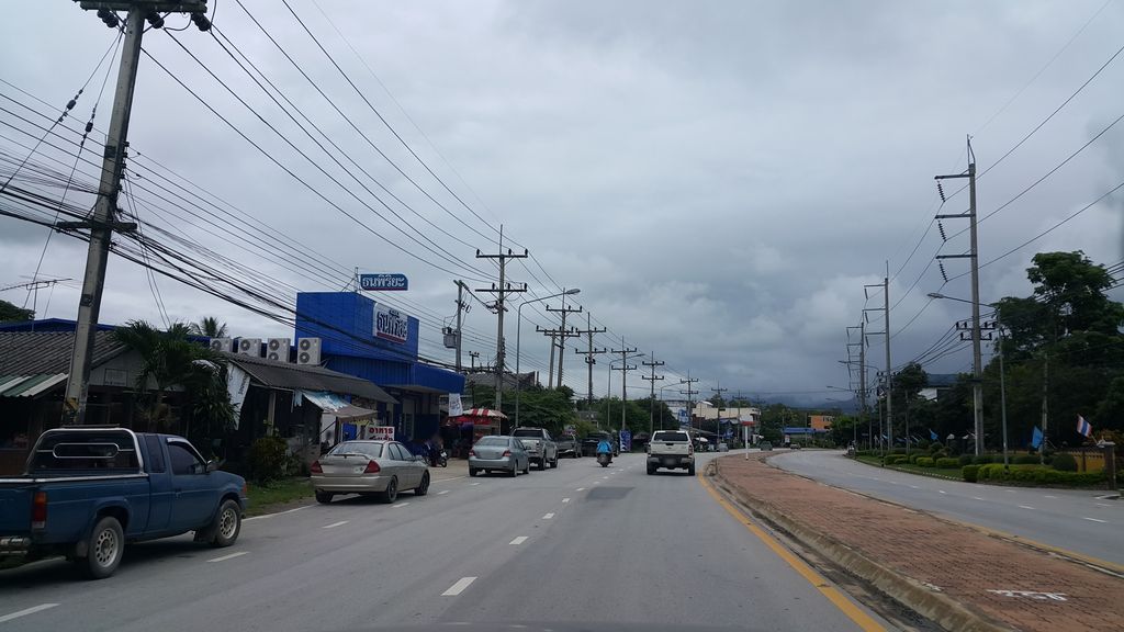 ภาพถนนตรงที่ เทคนิคมอเตอร์แอร์ ตั้งอยู่ ถ่ายโดย jrcarlsen พ.ศ. 2559 (2016) · A street-level view of where เทคนิคมอเตอร์แอร์ · Theknik Motor Air stands, by jrcarlsen in 2559 (2016)