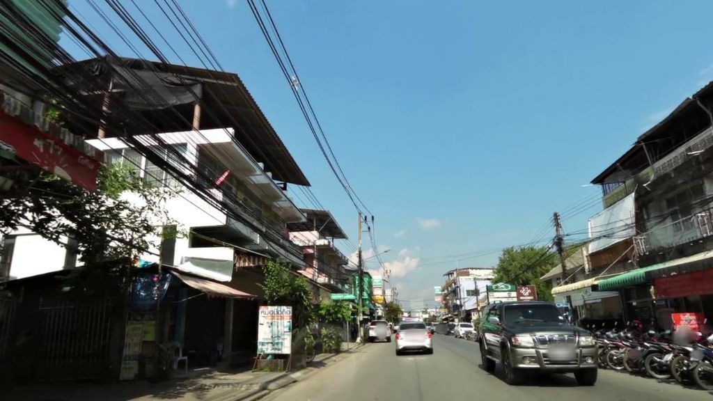 ภาพถนนตรงที่ Tattoo Cafe CR ตั้งอยู่ ถ่ายโดย toffy พ.ศ. 2561 (2018) · A street-level view of where Tattoo Cafe CR stands, by toffy in 2561 (2018)