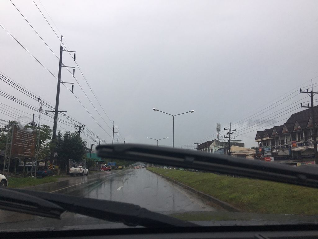 ภาพถนนตรงที่ นุ่น คาร์แคร์ บ้านถ้ำ ตั้งอยู่ ถ่ายโดย wapriz พ.ศ. 2561 (2018) · A street-level view of where นุ่น คาร์แคร์ บ้านถ้ำ · Nun Car Care Ban Tham stands, by wapriz in 2561 (2018)