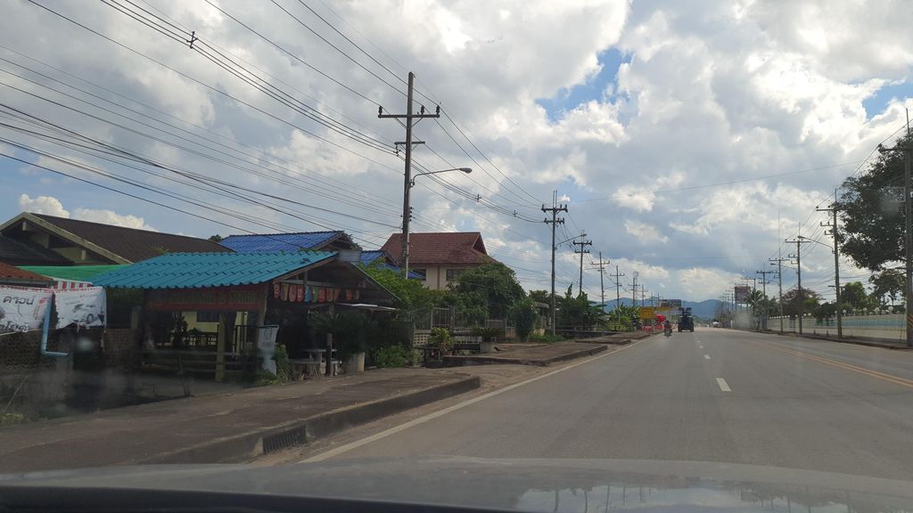ภาพถนนตรงที่ อ๊อด ออโต้คาร์ ตั้งอยู่ ถ่ายโดย jrcarlsen พ.ศ. 2564 (2021) · A street-level view of where อ๊อด ออโต้คาร์ · Ot Auto Car stands, by jrcarlsen in 2564 (2021)