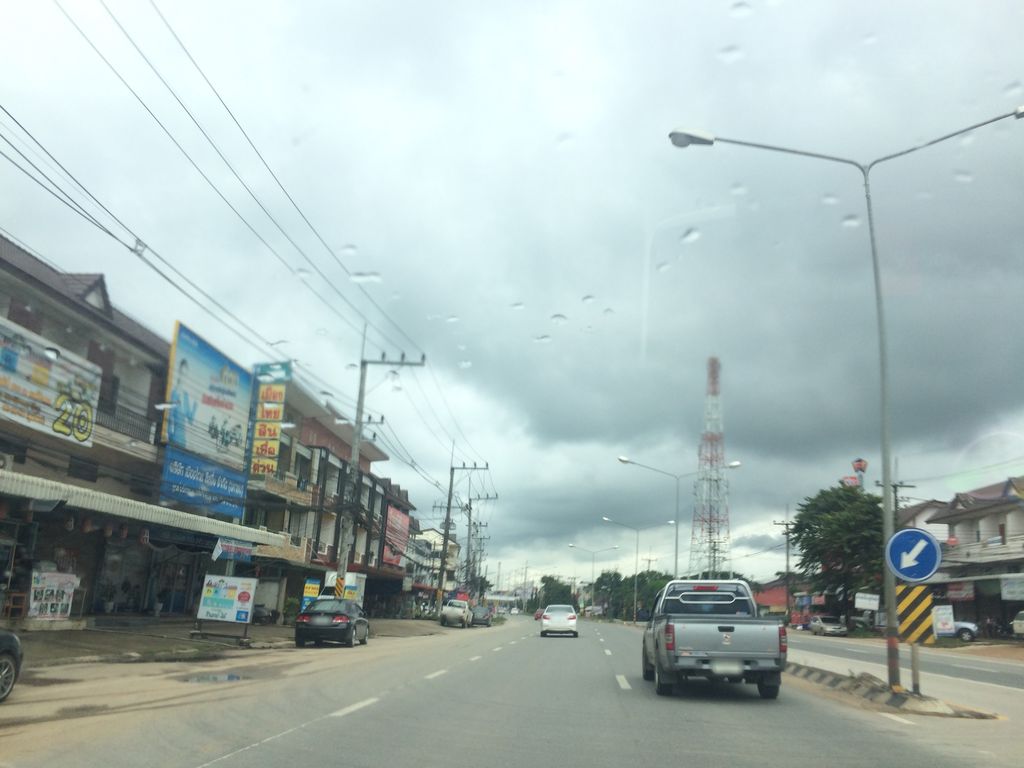 ภาพถนนตรงที่ ชี คลินิกเวชกรรม สาขาเชียงราย ตั้งอยู่ ถ่ายโดย prasert พ.ศ. 2559 (2016) · A street-level view of where ชี คลินิกเวชกรรม สาขาเชียงราย · Chi Clinic Wetkrarom Sakha Chiang Rai stands, by prasert in 2559 (2016)