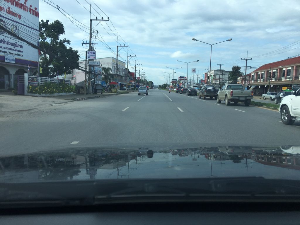 ภาพถนนตรงที่ เงินไชโย บ้านดู่ ตั้งอยู่ ถ่ายโดย wapriz พ.ศ. 2561 (2018) · A street-level view of where เงินไชโย บ้านดู่ · Ngoen Chaiyo Ban Du stands, by wapriz in 2561 (2018)