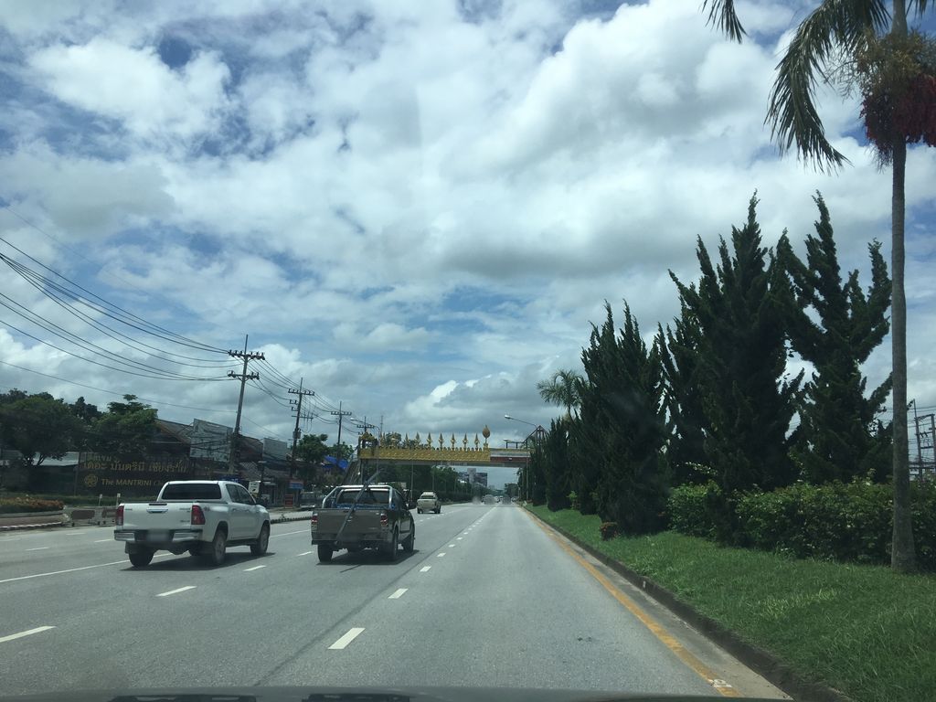ภาพถนนตรงที่ ริมกกเฟอร์นิเจอร์ ตั้งอยู่ ถ่ายโดย wapriz พ.ศ. 2561 (2018) · A street-level view of where ริมกกเฟอร์นิเจอร์ · Rimkok Furniture stands, by wapriz in 2561 (2018)