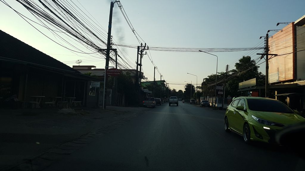 ภาพถนนตรงที่ หจก.เชียงรายการดับเพลิง ตั้งอยู่ ถ่ายโดย igorzo พ.ศ. 2562 (2019) · A street-level view of where หจก.เชียงรายการดับเพลิง · .chiang Raikan Dapphloeng Partnership stands, by igorzo in 2562 (2019)