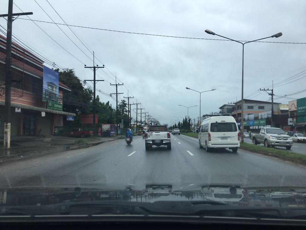 ภาพถนนตรงที่ โอทีการแว่น ตั้งอยู่ ถ่ายโดย wapriz พ.ศ. 2561 (2018) · A street-level view of where โอทีการแว่น · Othikanwaen stands, by wapriz in 2561 (2018)