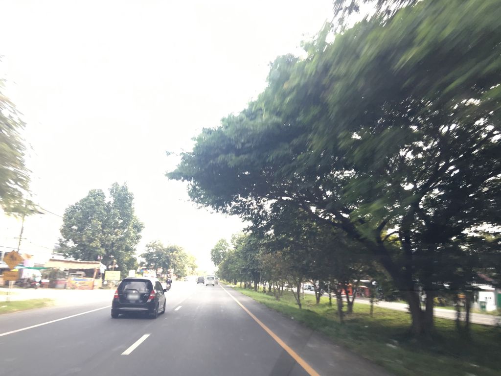 ภาพถนนตรงที่ ร้านเมืองพานโอท็อป ตั้งอยู่ ถ่ายโดย wapriz พ.ศ. 2561 (2018) · A street-level view of where ร้านเมืองพานโอท็อป · Ran Mueang Phan Othoop stands, by wapriz in 2561 (2018)