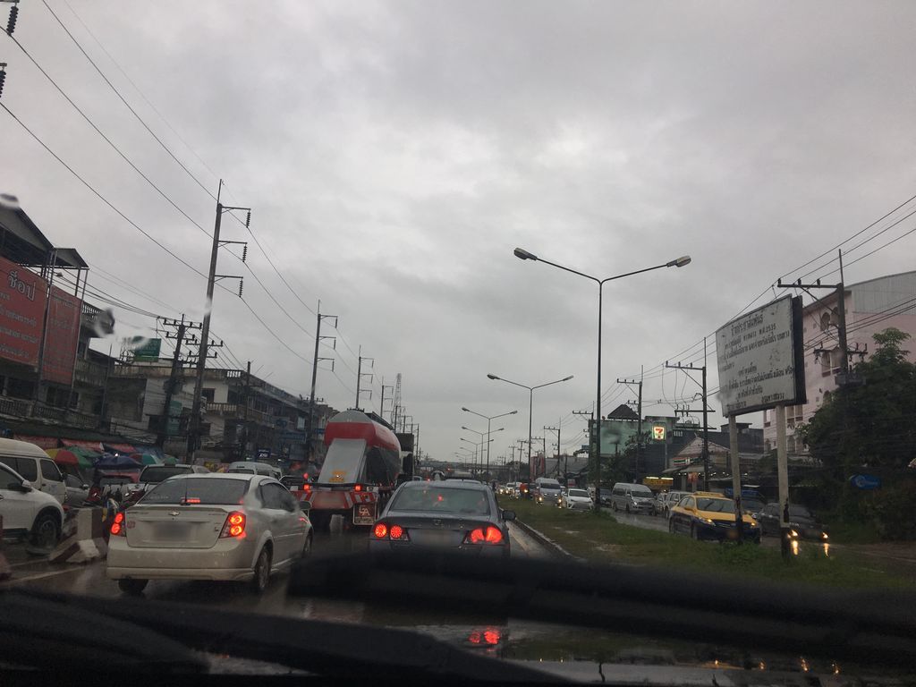 ภาพถนนตรงที่ โยมิคอสเมติคส์ ตั้งอยู่ ถ่ายโดย wapriz พ.ศ. 2561 (2018) · A street-level view of where โยมิคอสเมติคส์ · Yomi Cosmetics stands, by wapriz in 2561 (2018)