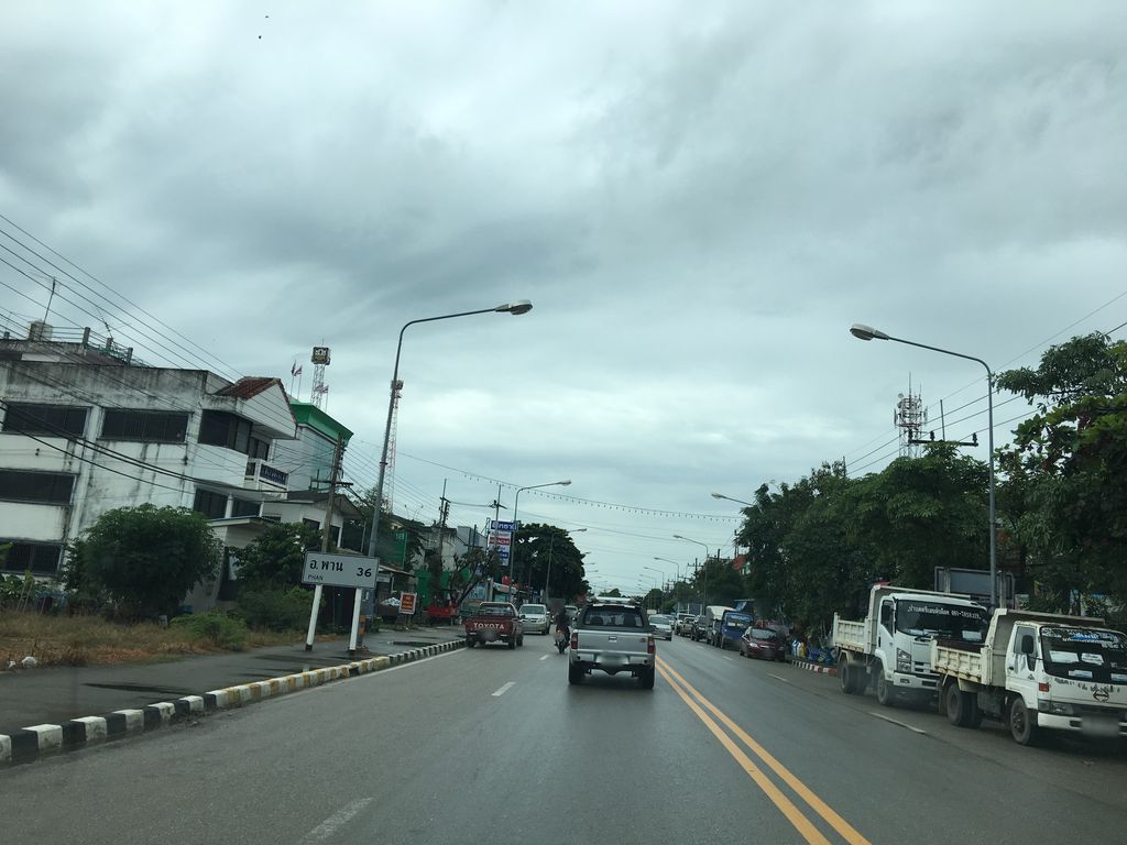 ภาพถนนตรงที่ เกษรโฮมเซ็นเตอร์ ตั้งอยู่ ถ่ายโดย wapriz พ.ศ. 2561 (2018) · A street-level view of where เกษรโฮมเซ็นเตอร์ · Ketra Home Center stands, by wapriz in 2561 (2018)