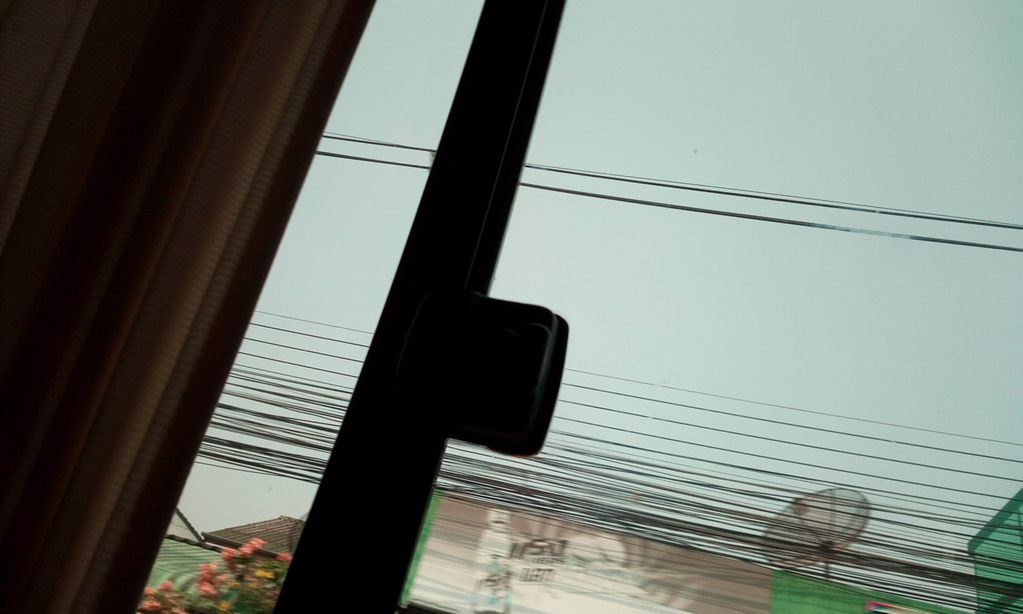 ภาพถนนตรงที่ กรีน อิน ทาวน์ ตั้งอยู่ ถ่ายโดย ozflor พ.ศ. 2562 (2019) · A street-level view of where กรีน อิน ทาวน์ · Green In Town stands, by ozflor in 2562 (2019)