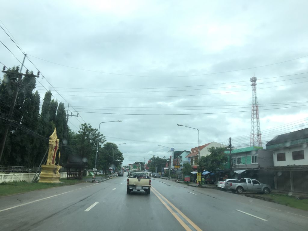 ภาพถนนตรงที่ สำนักงาน สรรพากรพื้นที่สาขาป่าแดด ตั้งอยู่ ถ่ายโดย wapriz พ.ศ. 2561 (2018) · A street-level view of where สำนักงาน สรรพากรพื้นที่สาขาป่าแดด · Samnakngan Sonphak Phuenthi Sakha Pa Daet stands, by wapriz in 2561 (2018)