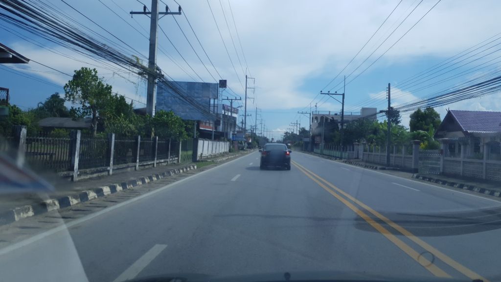 ภาพถนนตรงที่ Big coffee ตั้งอยู่ ถ่ายโดย silamanee พ.ศ. 2561 (2018) · A street-level view of where Big coffee stands, by silamanee in 2561 (2018)