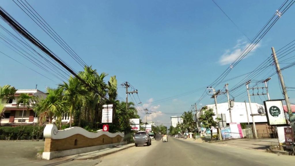 ภาพถนนตรงที่ 86 BAR & Restaurant ตั้งอยู่ ถ่ายโดย toffy พ.ศ. 2561 (2018) · A street-level view of where 86 BAR & Restaurant stands, by toffy in 2561 (2018)