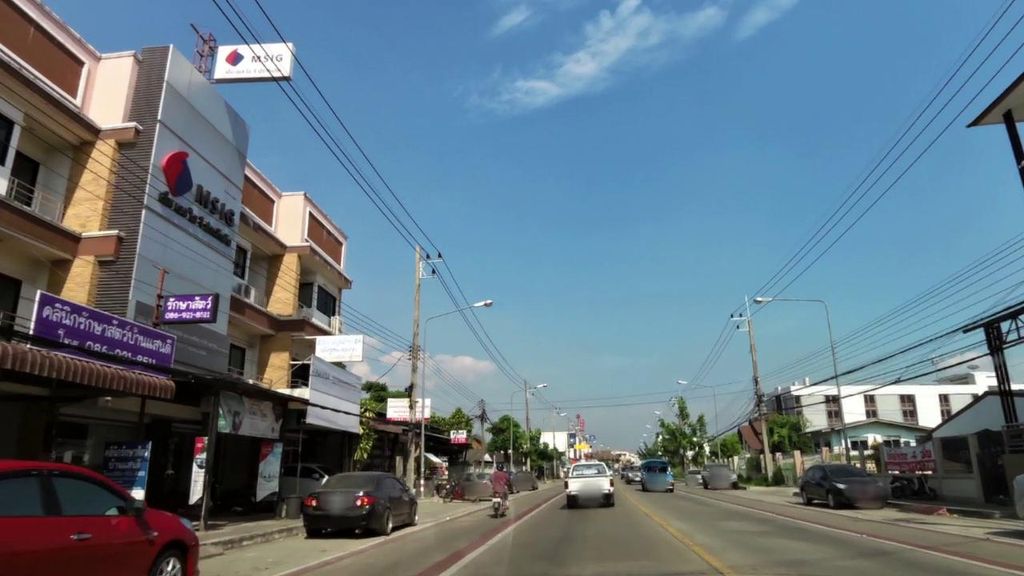 ภาพถนนตรงที่ MSIG Insurance ตั้งอยู่ ถ่ายโดย toffy พ.ศ. 2561 (2018) · A street-level view of where MSIG Insurance stands, by toffy in 2561 (2018)