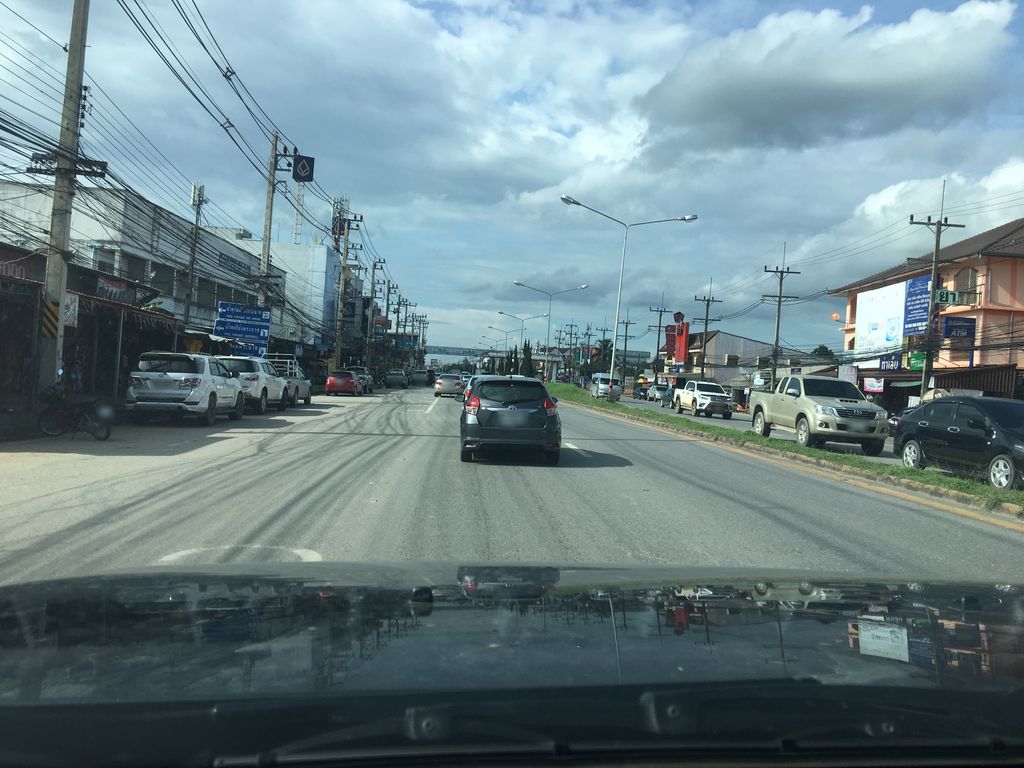 ภาพถนนตรงที่ ช่างกุญแจบ้านดู่ ตั้งอยู่ ถ่ายโดย wapriz พ.ศ. 2561 (2018) · A street-level view of where ช่างกุญแจบ้านดู่ · Changkunchae Ban Du stands, by wapriz in 2561 (2018)
