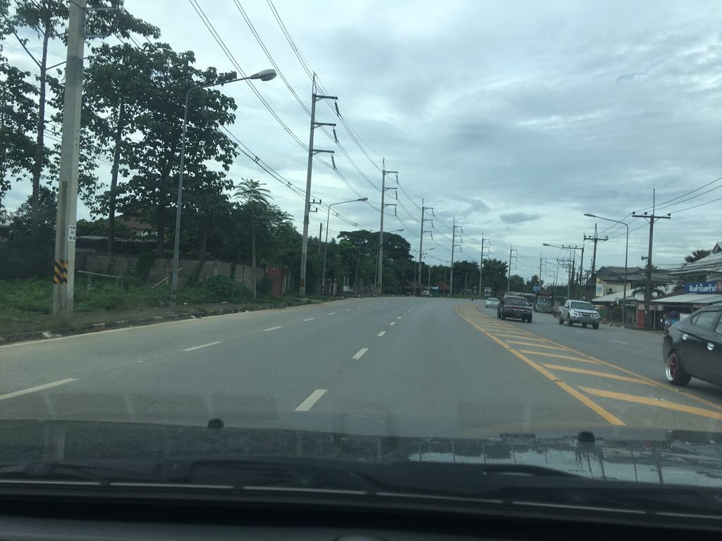 ภาพถนนตรงที่ แค็ปมาร์ท ตั้งอยู่ ถ่ายโดย wapriz พ.ศ. 2561 (2018) · A street-level view of where แค็ปมาร์ท · Khaepmat stands, by wapriz in 2561 (2018)