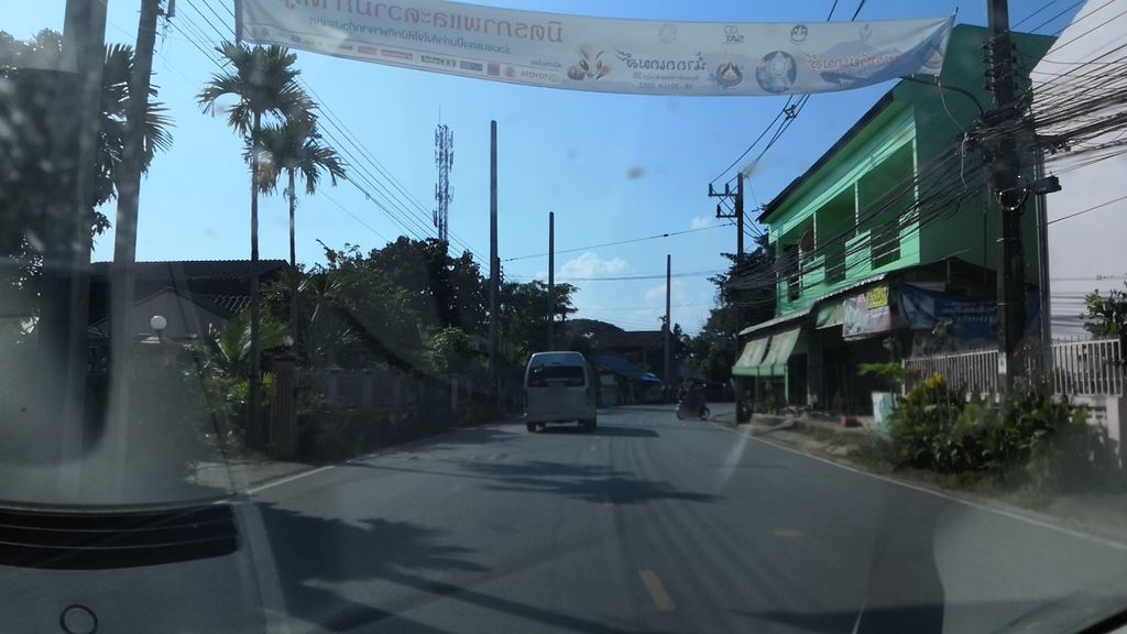 ภาพถนนตรงที่ ร้านวันตะวา ตั้งอยู่ ถ่ายโดย charlesano พ.ศ. 2561 (2018) · A street-level view of where ร้านวันตะวา · Ran Wan Ta Wa stands, by charlesano in 2561 (2018)