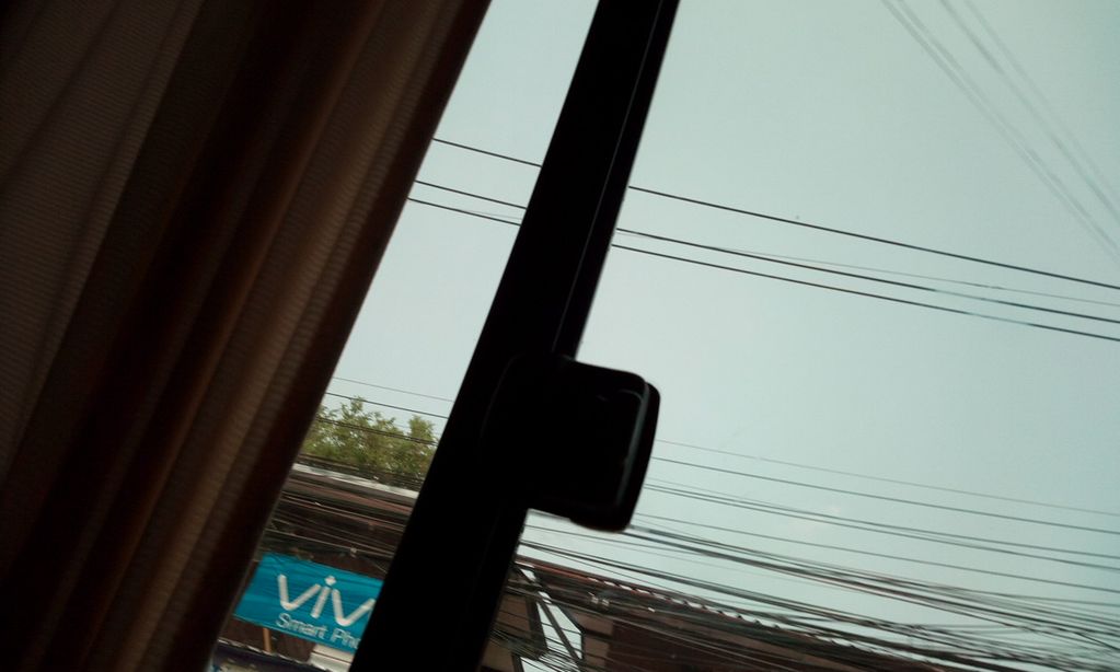 ภาพถนนตรงที่ บุญญาดา โยคะ เชียงราย ตั้งอยู่ ถ่ายโดย ozflor พ.ศ. 2562 (2019) · A street-level view of where บุญญาดา โยคะ เชียงราย · Bunyada Yoga Chiang Rai stands, by ozflor in 2562 (2019)