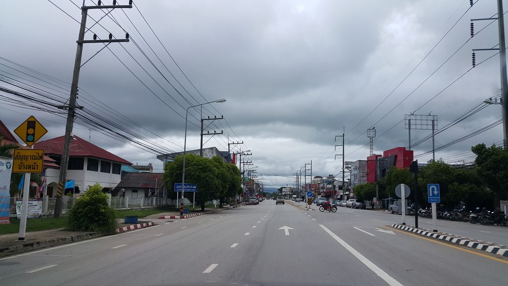 ภาพถนนตรงที่ สำนักงานสาธารณสุขอำเภอเทิง ตั้งอยู่ ถ่ายโดย jrcarlsen พ.ศ. 2559 (2016) · A street-level view of where สำนักงานสาธารณสุขอำเภอเทิง · Samnakngan Sathannasuk Amphoe Thoeng stands, by jrcarlsen in 2559 (2016)