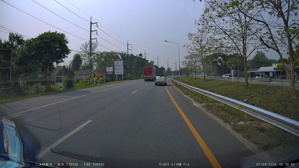 ภาพถนนตรงที่ หอพักลานนา ตั้งอยู่ ถ่ายโดย ThailandCambodia พ.ศ. 2569 (2026) · A street-level view of where หอพักลานนา · Lanna Dormitory stands, by ThailandCambodia in 2569 (2026)