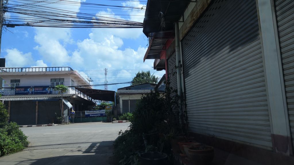 ภาพถนนตรงที่ Coffee prince ตั้งอยู่ ถ่ายโดย charlesano พ.ศ. 2561 (2018) · A street-level view of where Coffee prince stands, by charlesano in 2561 (2018)
