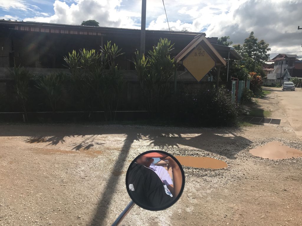ภาพถนนตรงที่ ครัวอุษาพร ตั้งอยู่ ถ่ายโดย wiwattantib พ.ศ. 2561 (2018) · A street-level view of where ครัวอุษาพร · Khruausapra stands, by wiwattantib in 2561 (2018)