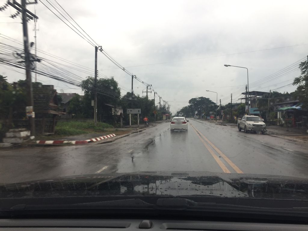 ภาพถนนตรงที่ ปั่น ปั่น กาแฟสด ตั้งอยู่ ถ่ายโดย chanon พ.ศ. 2561 (2018) · A street-level view of where ปั่น ปั่น กาแฟสด · Pan Pan Kafaetda stands, by chanon in 2561 (2018)