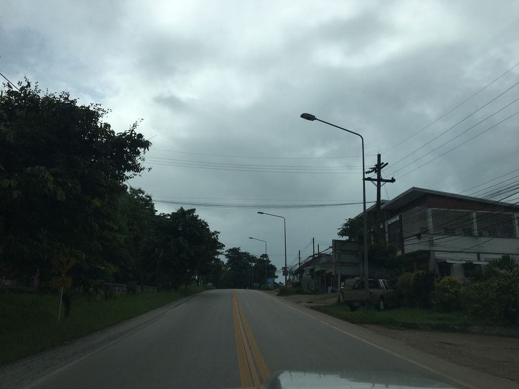 ภาพถนนตรงที่ ผัดไทย หอดทอด โบราณ ป้าปู คอนหวัน ตั้งอยู่ ถ่ายโดย wapriz พ.ศ. 2561 (2018) · A street-level view of where ผัดไทย หอดทอด โบราณ ป้าปู คอนหวัน · Phatthai Hotthot Brona Papu Khonwan stands, by wapriz in 2561 (2018)