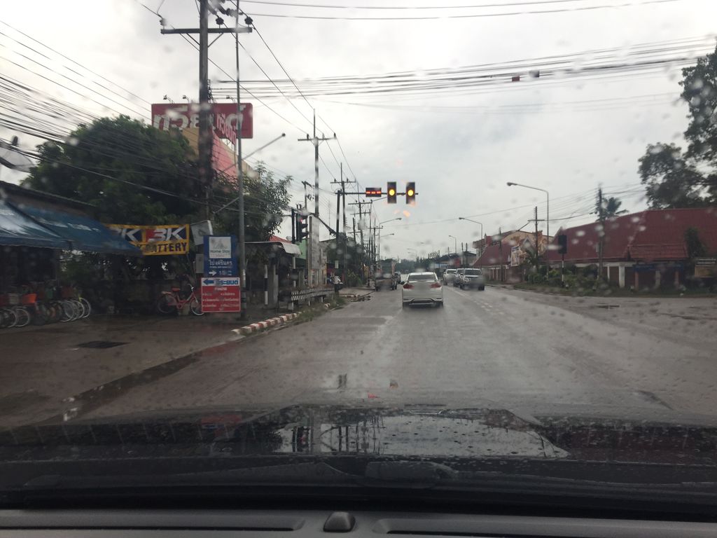 ภาพถนนตรงที่ คินออโต้ไทร์ ร้านยางป่าแดด ตั้งอยู่ ถ่ายโดย chanon พ.ศ. 2561 (2018) · A street-level view of where คินออโต้ไทร์ ร้านยางป่าแดด · Khinoto Ran Yang Pa Daet stands, by chanon in 2561 (2018)