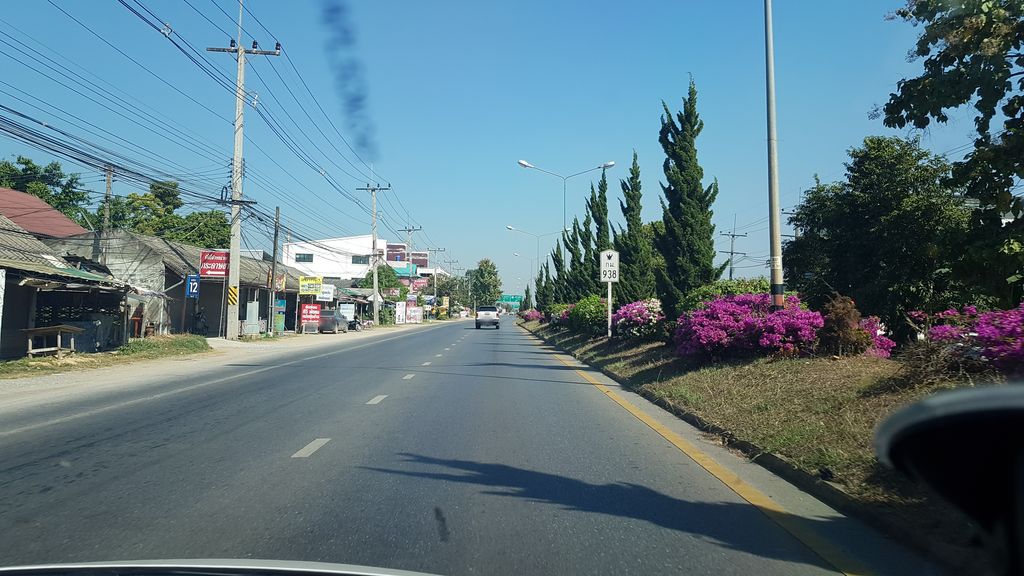 ภาพถนนตรงที่ อาหารทะเลสดแช่แข็ง ตั้งอยู่ ถ่ายโดย igorzo พ.ศ. 2562 (2019) · A street-level view of where อาหารทะเลสดแช่แข็ง · Ahanthaletda Chaekhaeng stands, by igorzo in 2562 (2019)