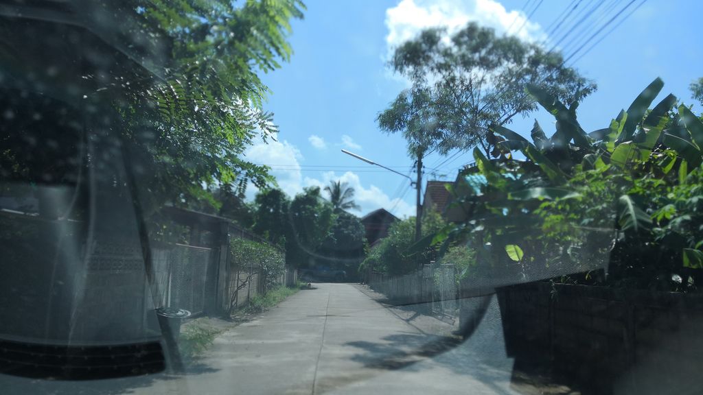 ภาพถนนตรงที่ บ้านน้องปลื้ม20บาท ตั้งอยู่ ถ่ายโดย charlesano พ.ศ. 2561 (2018) · A street-level view of where บ้านน้องปลื้ม20บาท · Ban Nong Pluem20bat stands, by charlesano in 2561 (2018)