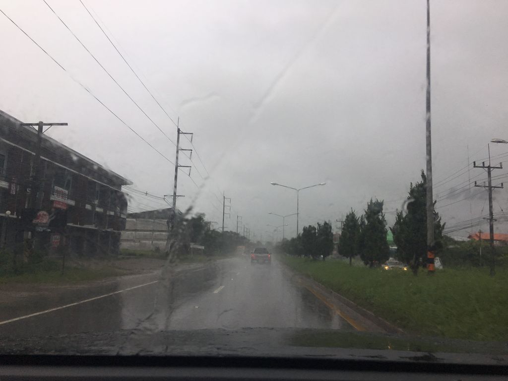 ภาพถนนตรงที่ TK CarWash ล้างรถแม่จัน ตั้งอยู่ ถ่ายโดย wapriz พ.ศ. 2561 (2018) · A street-level view of where TK CarWash ล้างรถแม่จัน stands, by wapriz in 2561 (2018)