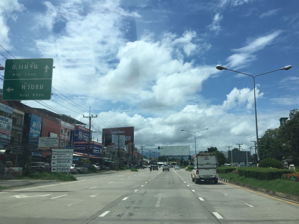 ภาพถนนตรงที่ ลาบ-หลู้ ขัวแม่กก ตั้งอยู่ ถ่ายโดย wapriz พ.ศ. 2561 (2018) · A street-level view of where ลาบ-หลู้ ขัวแม่กก · Lap-lu Khua Mae Kok stands, by wapriz in 2561 (2018)