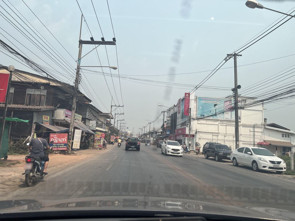 ภาพถนนตรงที่ บ้านแม่ขะจาน อำเภอ.เวียงป่าเป้า จังหวัด.เชียงราย ตั้งอยู่ ถ่ายโดย lin_wang พ.ศ. 2567 (2024) · A street-level view of where บ้านแม่ขะจาน อำเภอ.เวียงป่าเป้า จังหวัด.เชียงราย · Ban Mae Kha Chan Amphoe.Wiang Pa Pao Changwat.Chiang Rai stands, by lin_wang in 2567 (2024)