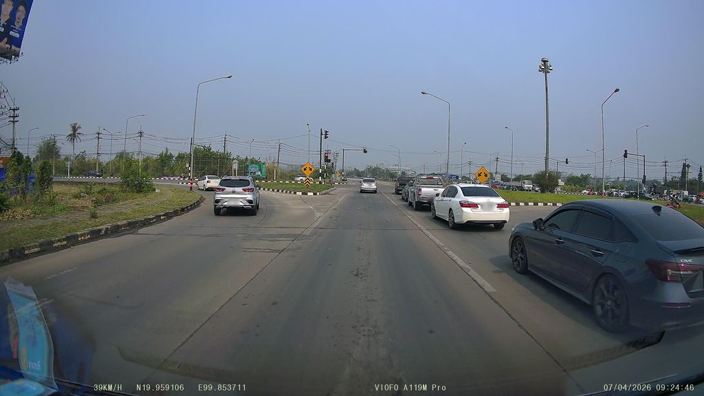 ภาพถนนตรงที่ The HUB MAPLE  RIDGE ตั้งอยู่ ถ่ายโดย ThailandCambodia พ.ศ. 2569 (2026) · A street-level view of where The HUB MAPLE  RIDGE stands, by ThailandCambodia in 2569 (2026)