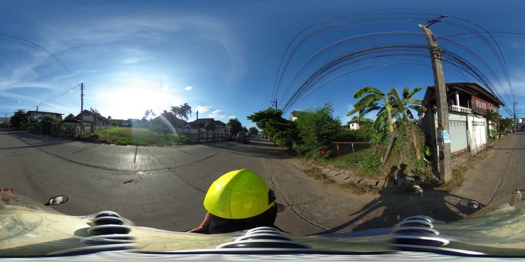 ภาพถนนตรงที่ ห้างเพชรทองเซี่ยงไฮ้ ตั้งอยู่ ถ่ายโดย maricarrabonza พ.ศ. 2562 (2019) · A street-level view of where ห้างเพชรทองเซี่ยงไฮ้ · Hangphetrathong Sianghai stands, by maricarrabonza in 2562 (2019)
