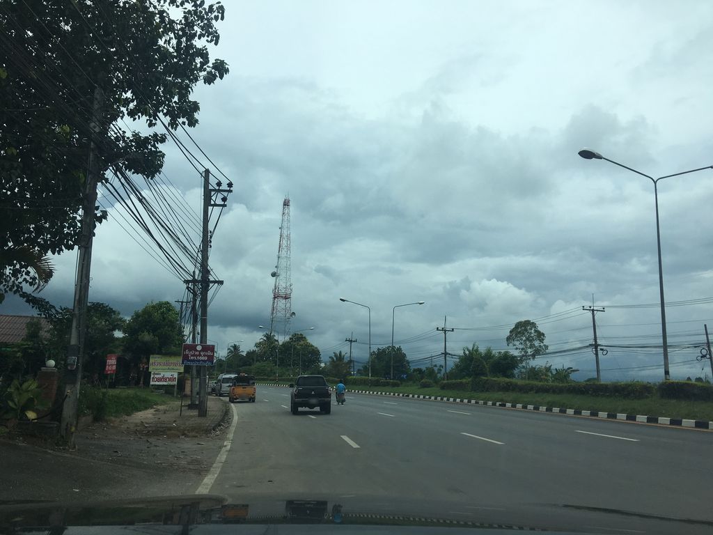ภาพถนนตรงที่ ผ่องพรรณรีสอร์ท ตั้งอยู่ ถ่ายโดย wapriz พ.ศ. 2561 (2018) · A street-level view of where ผ่องพรรณรีสอร์ท · Phongphraron Resort stands, by wapriz in 2561 (2018)